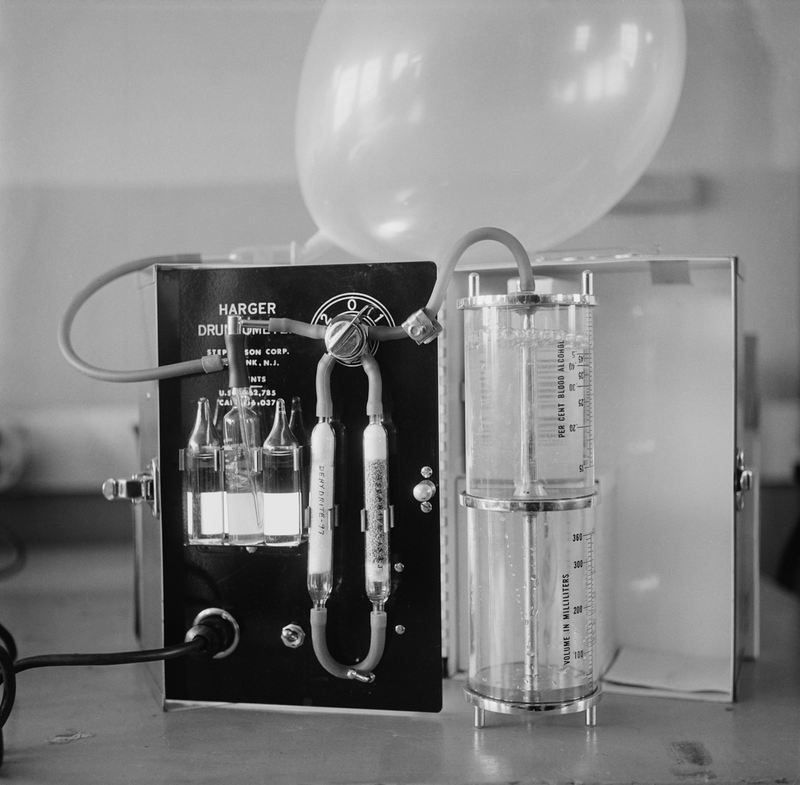 Illustration for article titled Drunk Driving and The Pre-History of Breathalyzers